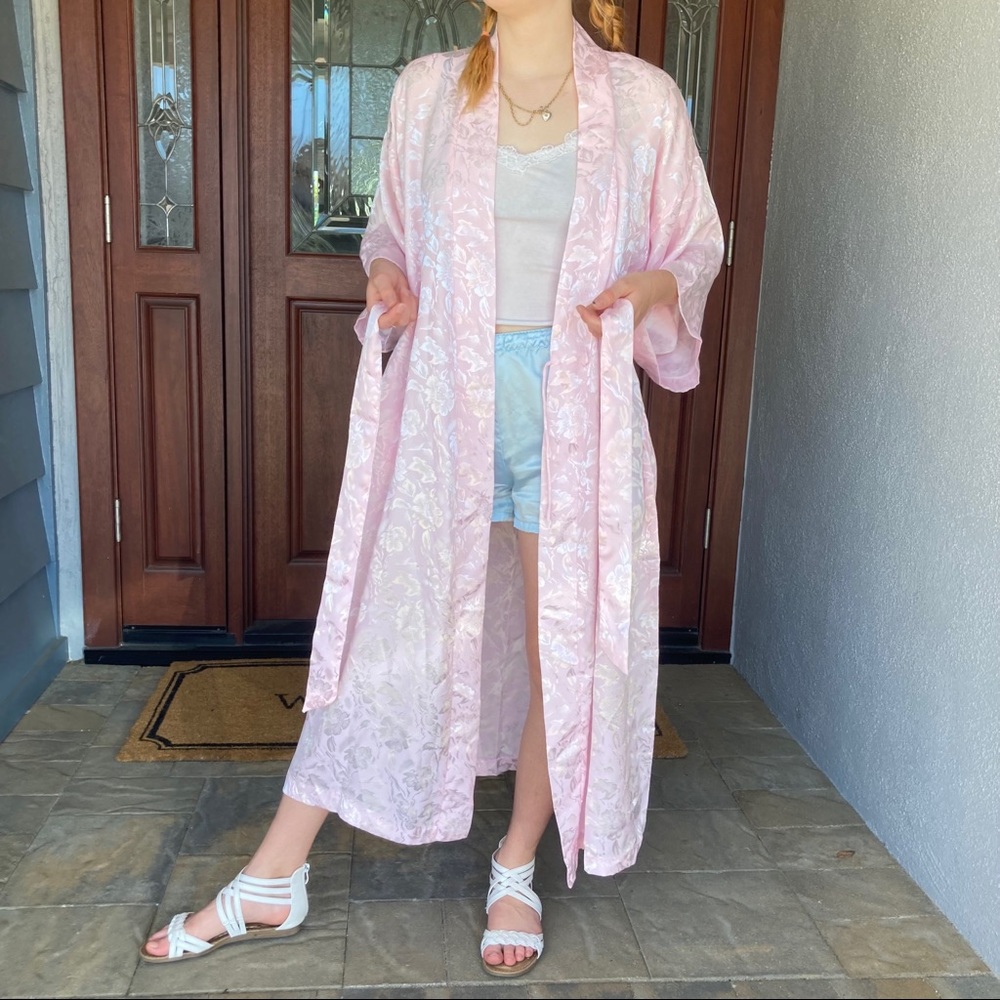 🚫SOLD🚫Pastel pink 80s floral robe - Picture 3 of 9